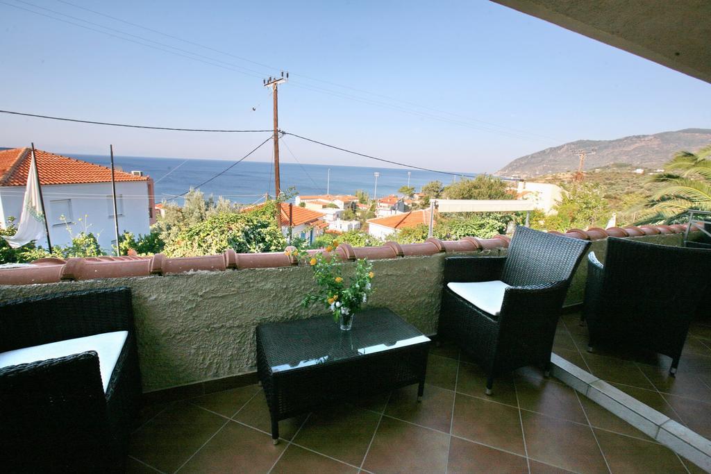 Sandy Bay Hotel Plomari Bagian luar foto