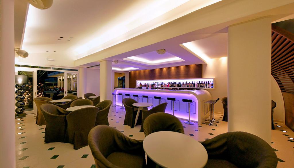 Sandy Bay Hotel Plomari Bagian luar foto